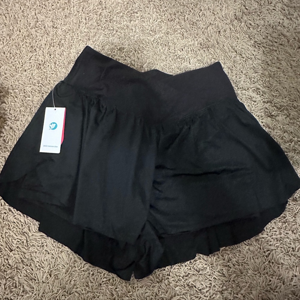 NWT flowly short